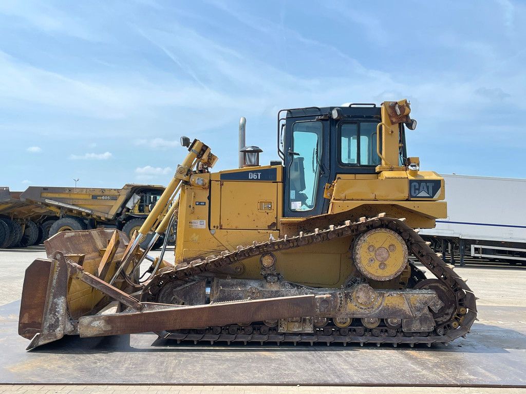 Caterpillar D6T LGP