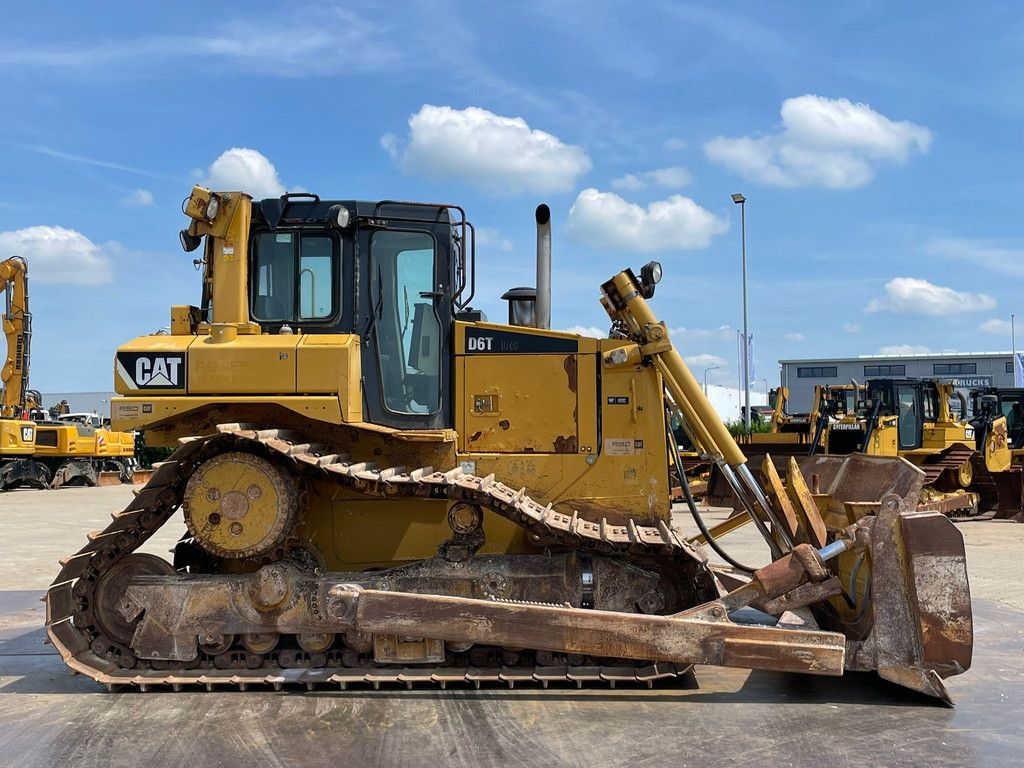 Caterpillar D6T LGP