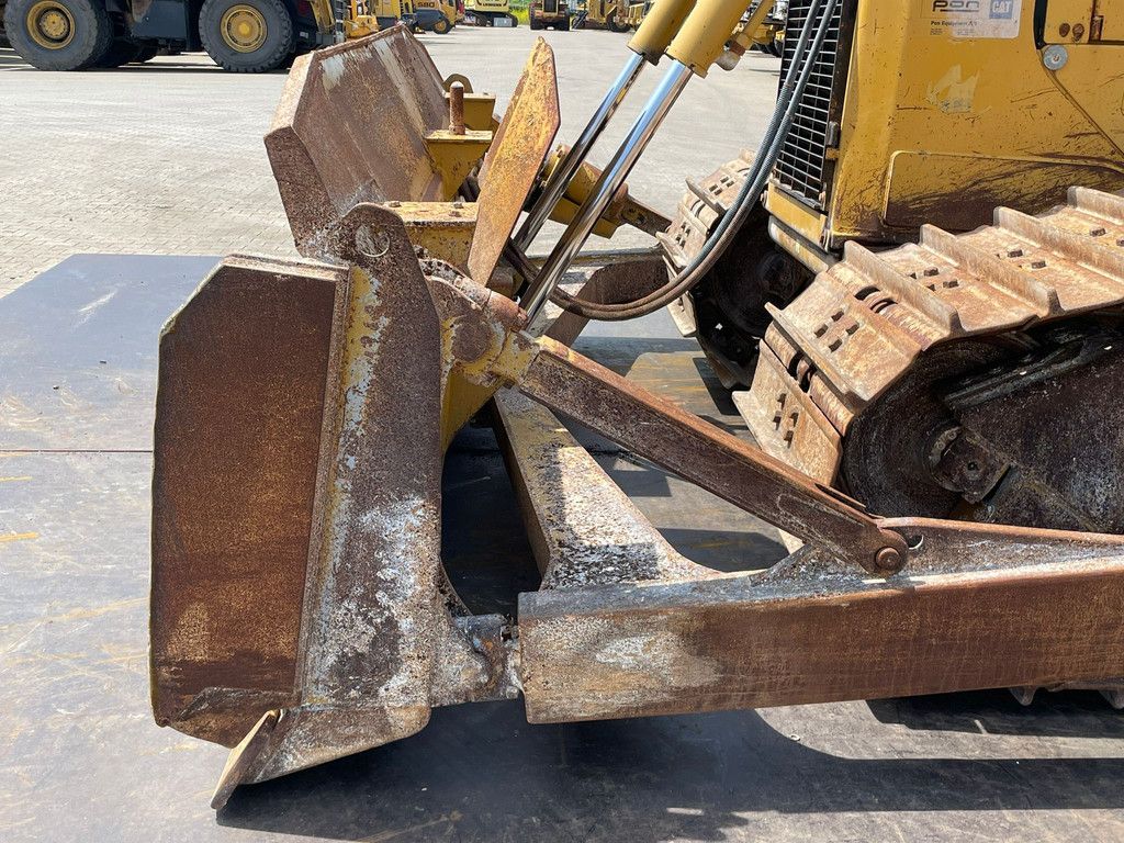 Caterpillar D6T LGP