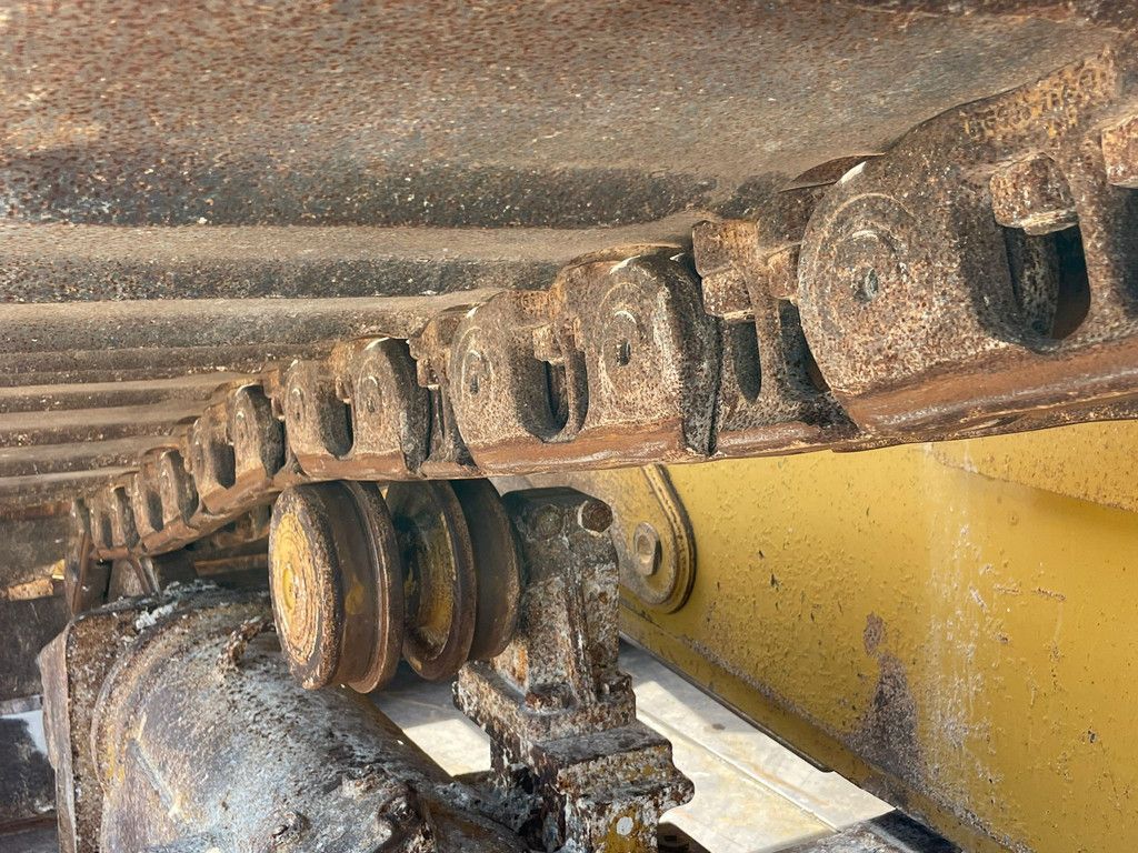Caterpillar D6T LGP
