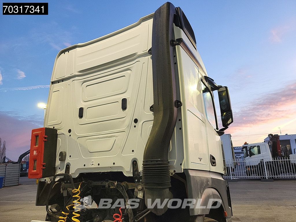 Mercedes Actros 1842 4X2 NL StreamSpace 2xTanks Euro6