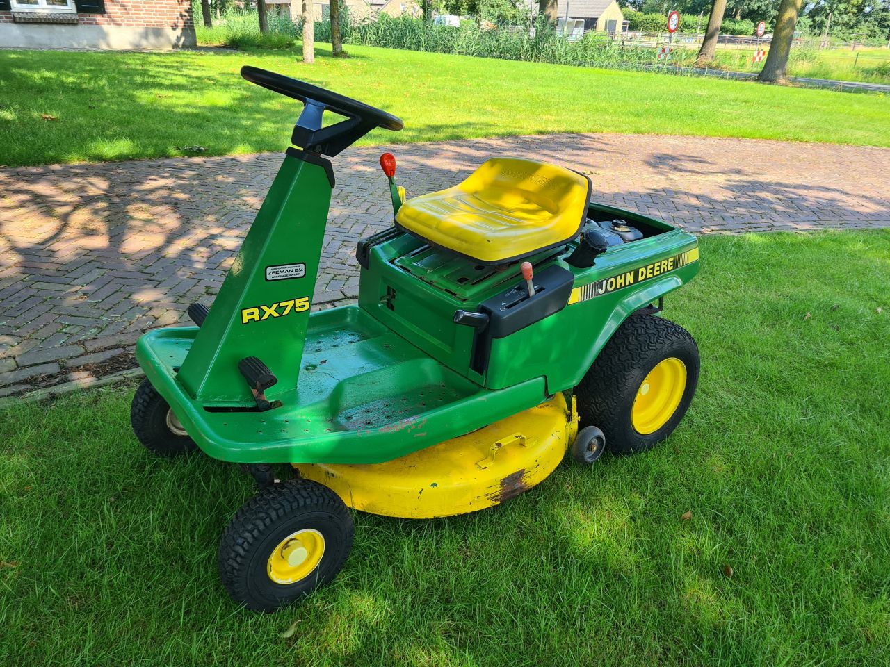 John Deere RX 75 zitmaaier.