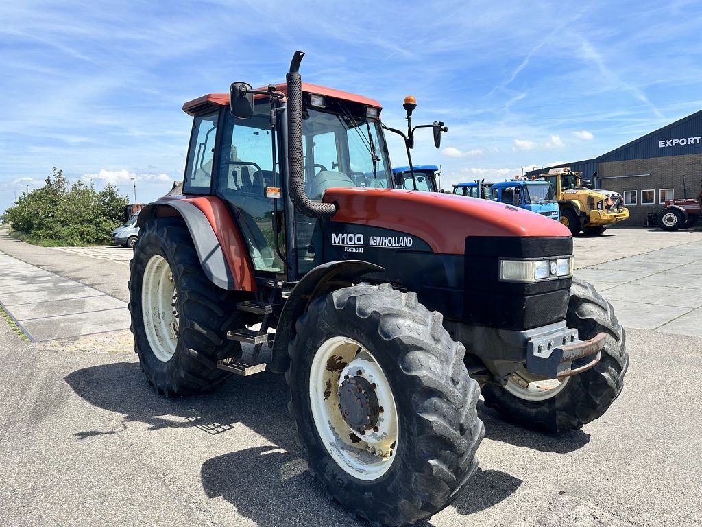 New Holland M100