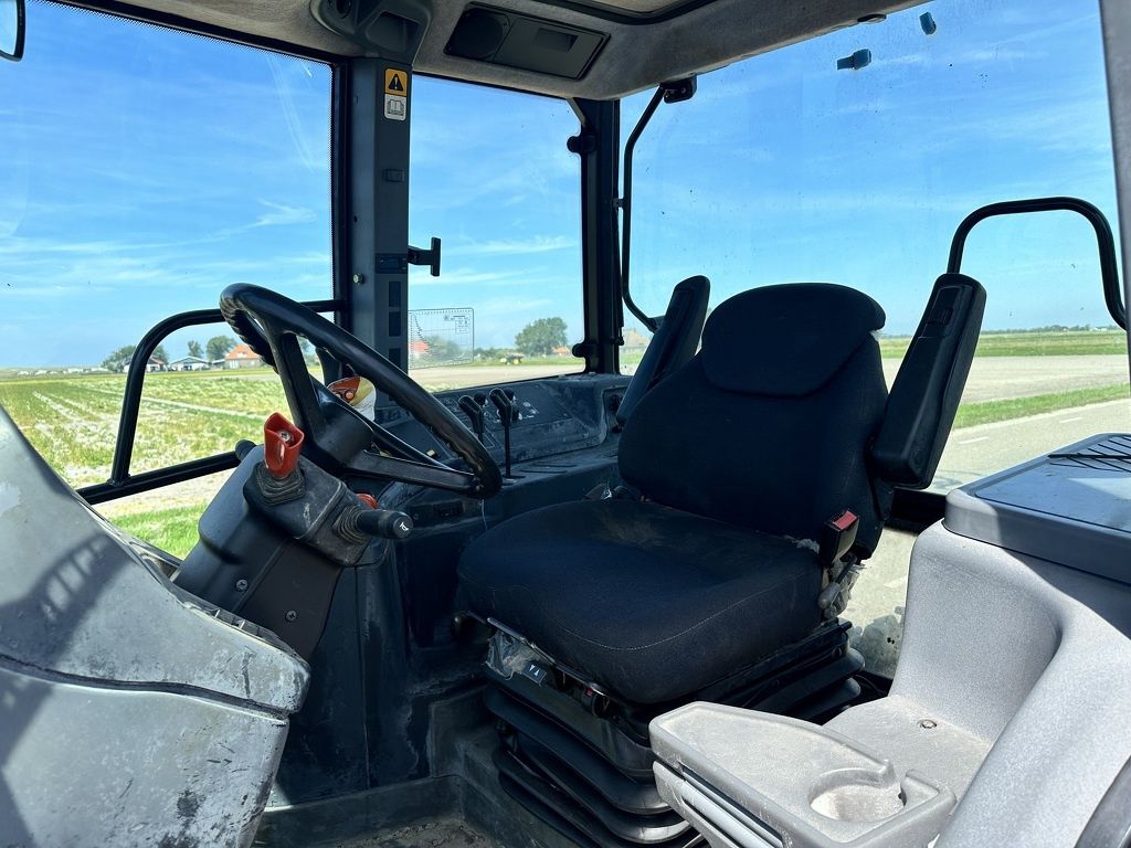 New Holland M100