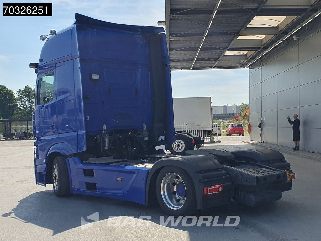 Mercedes Actros 1851 4X2 GigaSpace Mega Retarder Hebesattel 2x Tanks Alcoa's Standklima ACC Navi