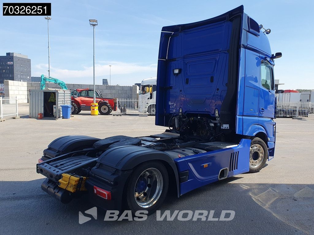 Mercedes Actros 1851 4X2 GigaSpace Mega Retarder Hebesattel 2x Tanks Alcoa's Standklima ACC Navi