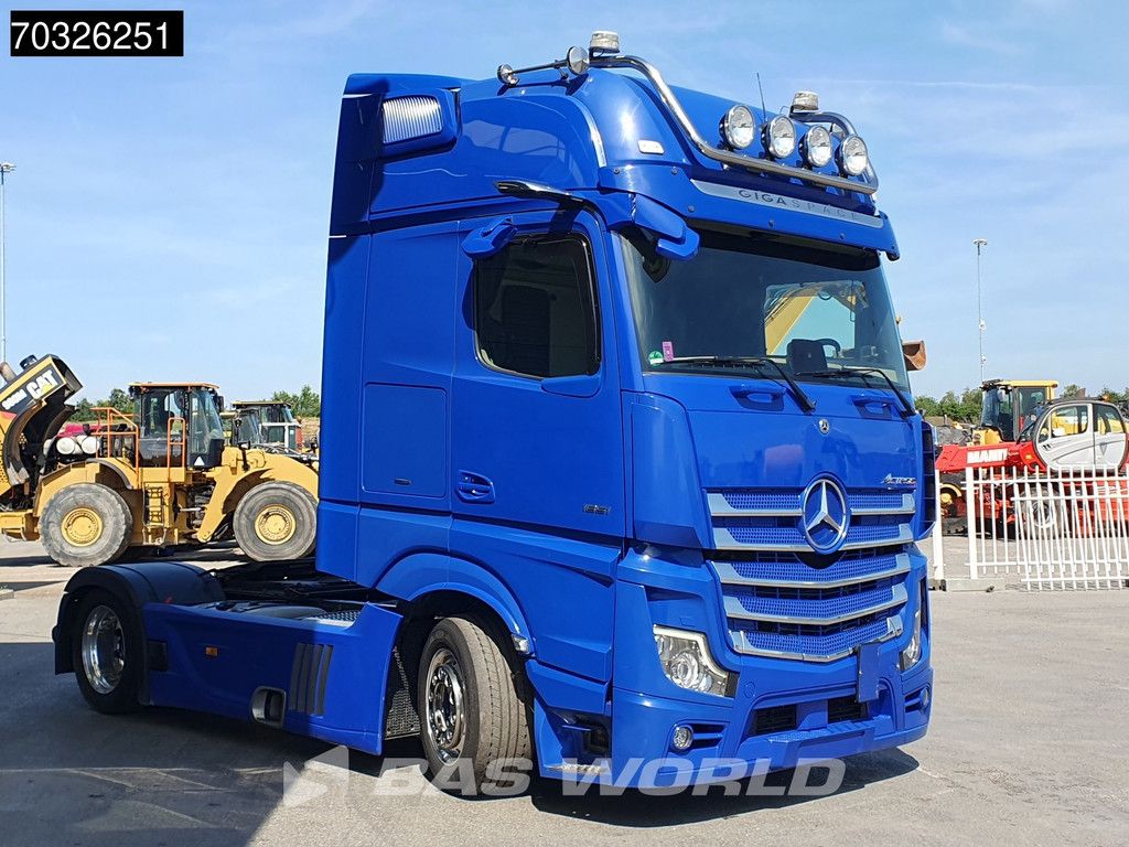 Mercedes Actros 1851 4X2 GigaSpace Mega Retarder Hebesattel 2x Tanks Alcoa's Standklima ACC Navi