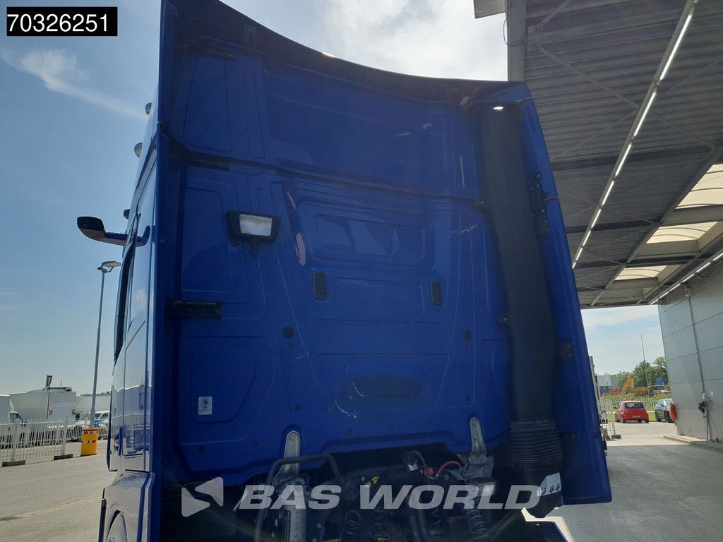 Mercedes Actros 1851 4X2 GigaSpace Mega Retarder Hebesattel 2x Tanks Alcoa's Standklima ACC Navi
