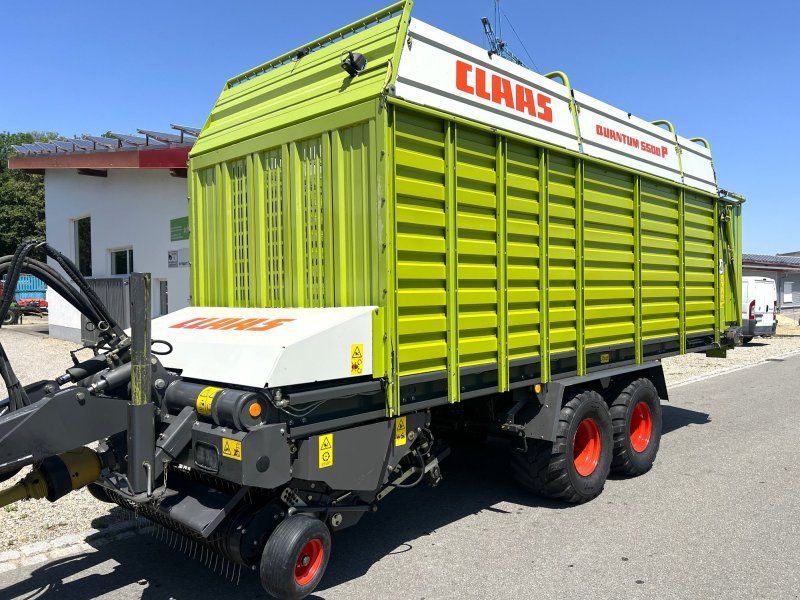 Claas Quantum 5500 P im guten Zustand und mit neuen Reifen