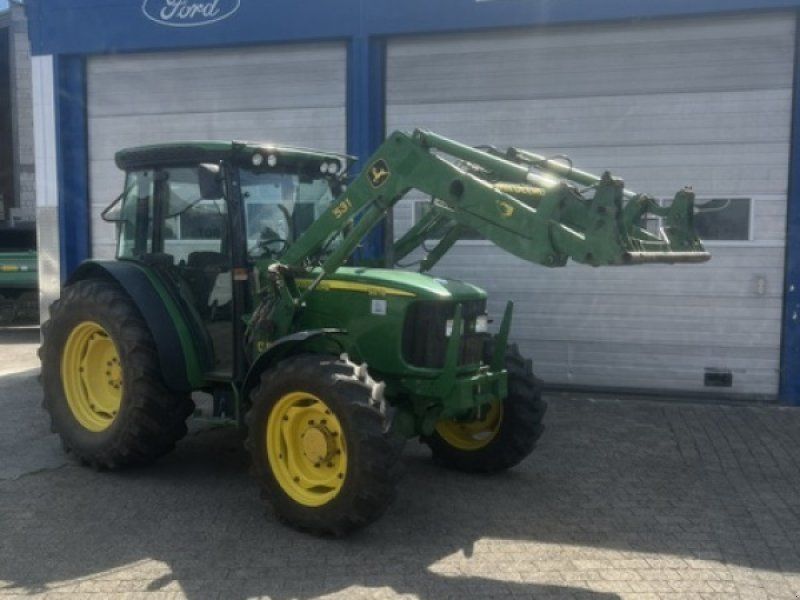 John Deere 5515