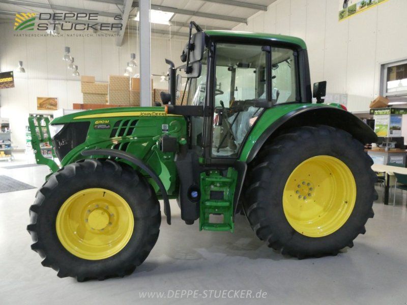 John Deere 6110M ohne Frontladerschwinge