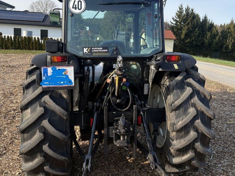 New Holland T4050 DeLuxe