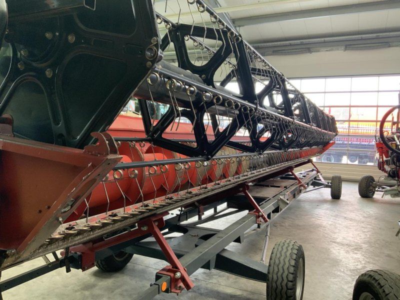 Case IH 3050 35 ft.