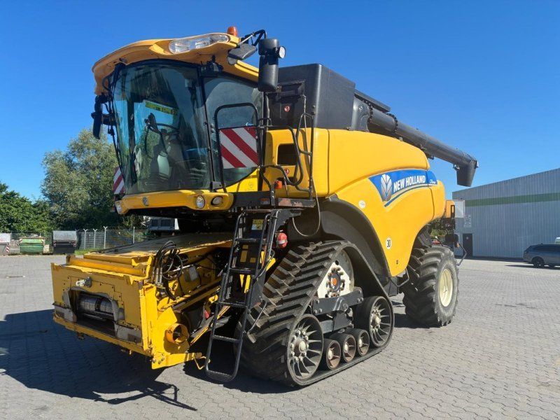 New Holland CR 8080