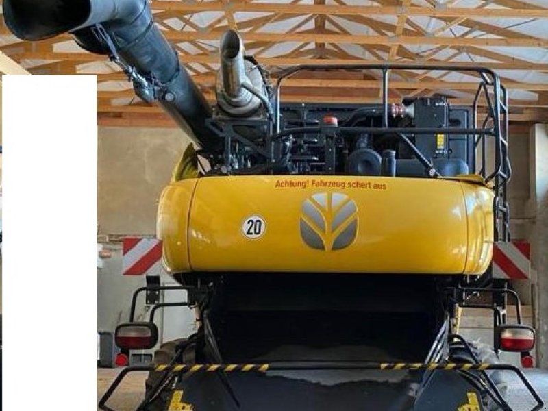 New Holland CR9.90 Relevation Raupe