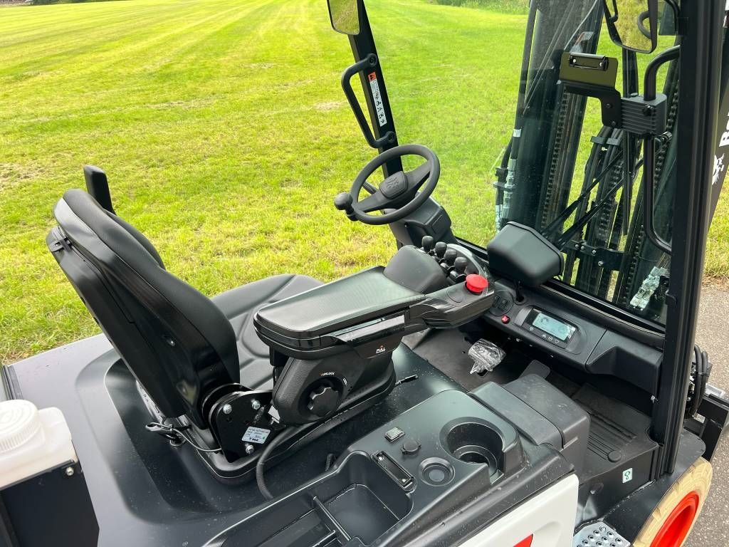 Bobcat B 25 X-7 Plus
