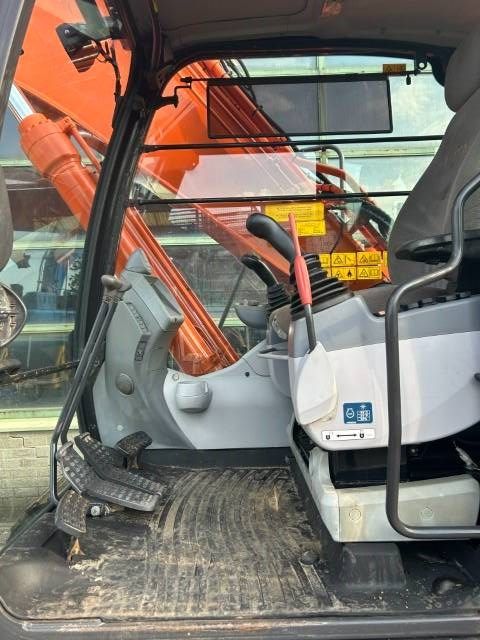 Hitachi ZX 210 LC-5B