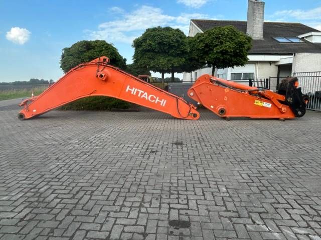 Hitachi ZX 670