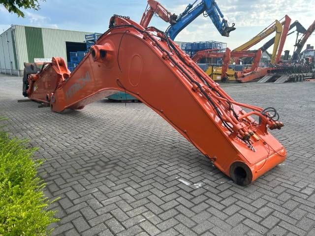 Hitachi ZX 670