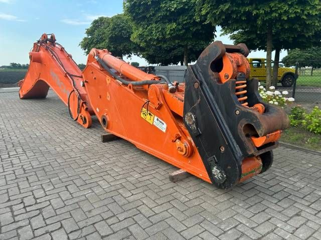 Hitachi ZX 670
