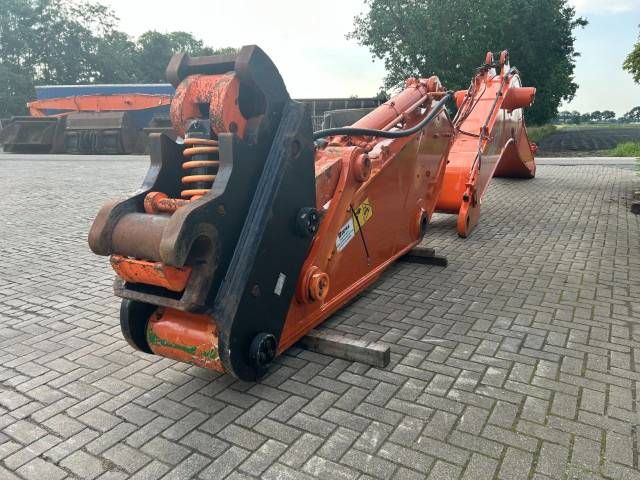 Hitachi ZX 670