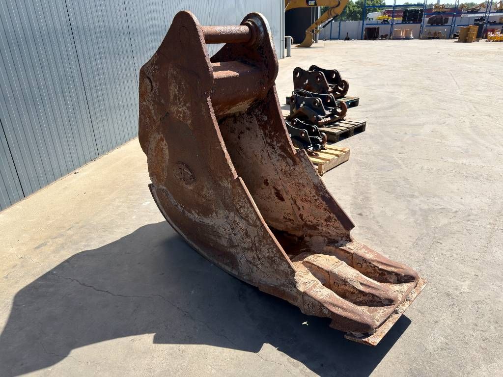 Miller EC290 / EC300 Geith