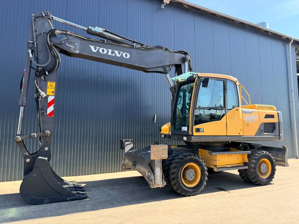 Volvo 180D