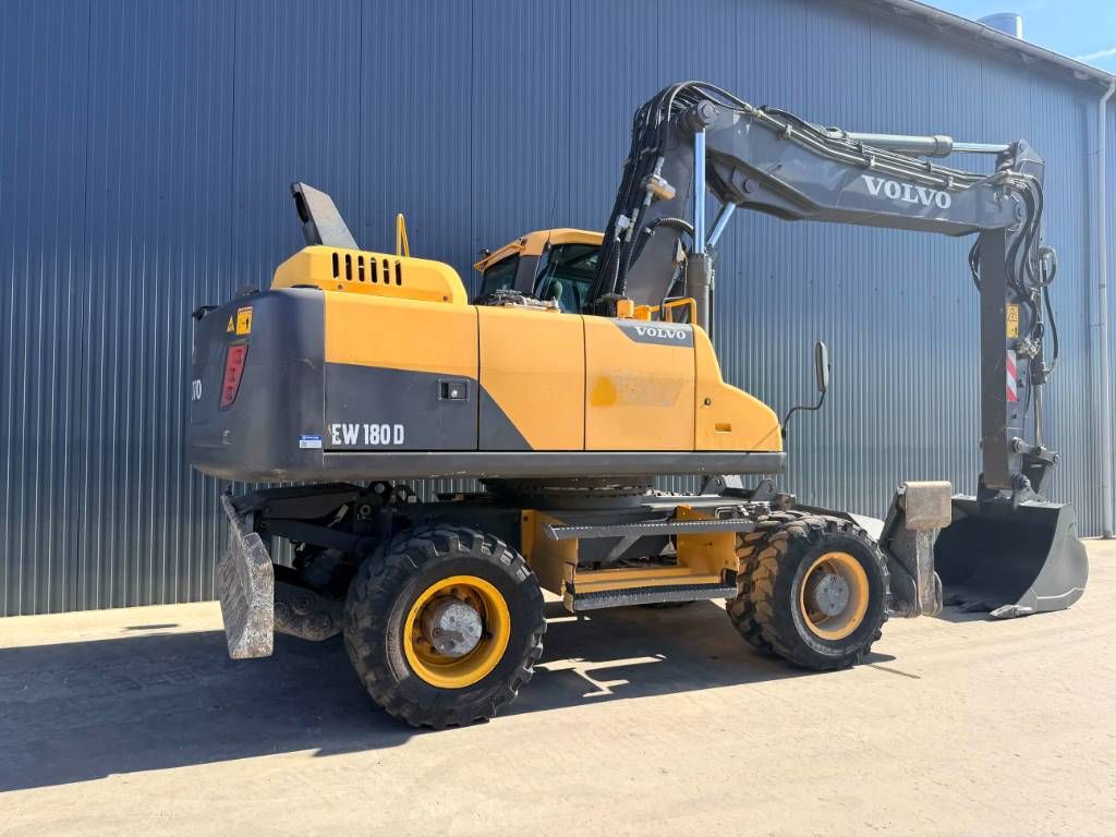 Volvo 180D