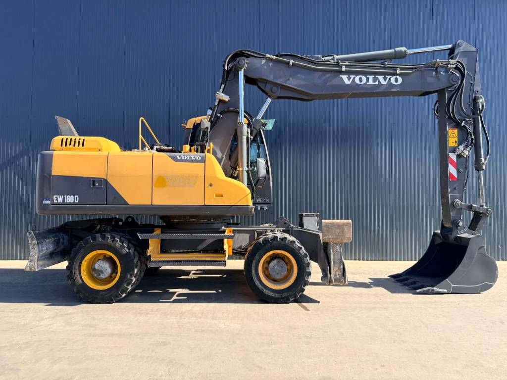 Volvo 180D