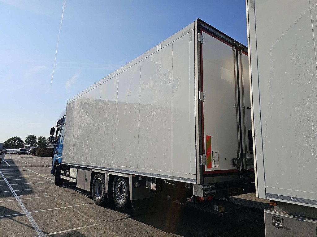 DAF XF 480 6x2 fan schmitz