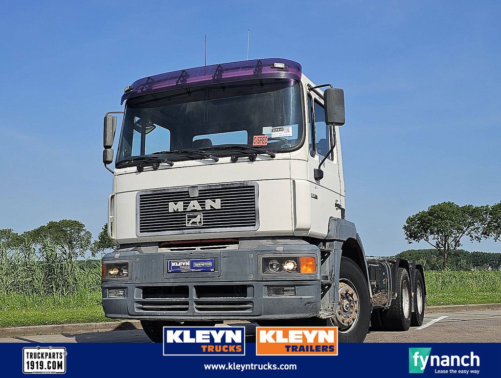 M.A.N. 26.403 F2000 6x4 manual