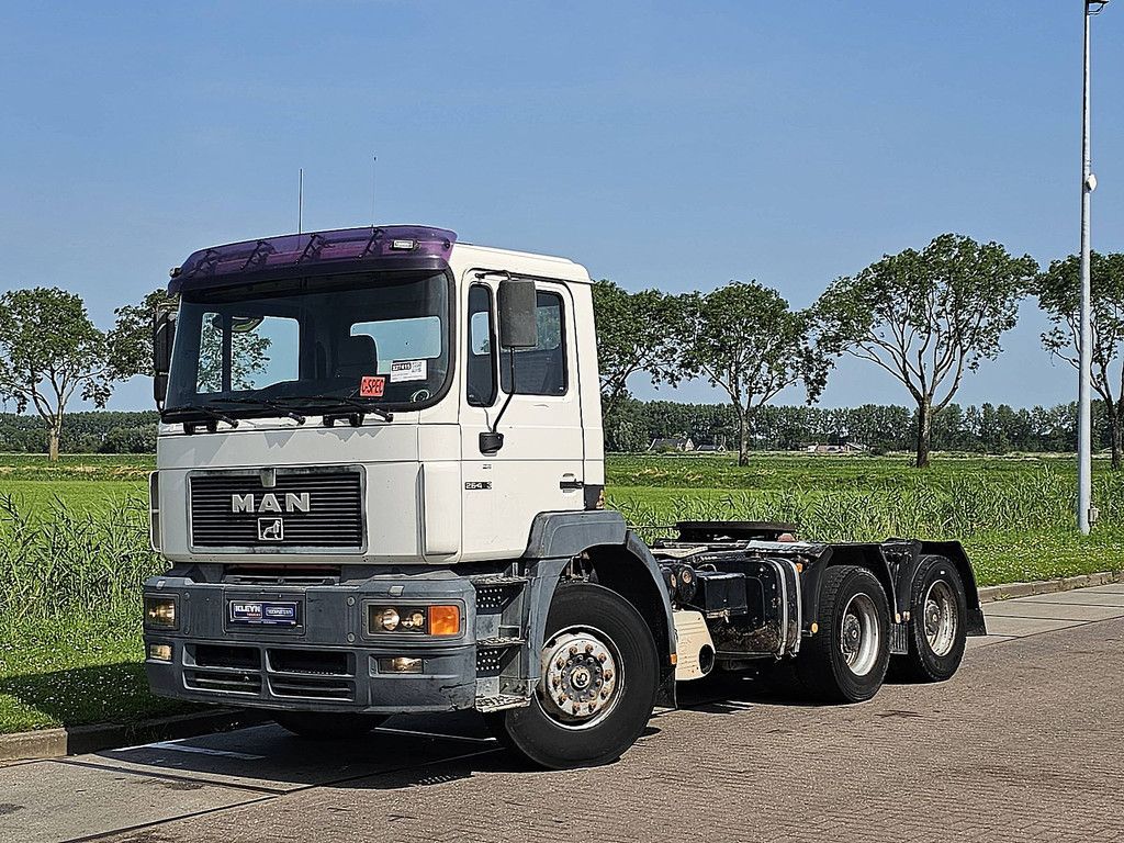 M.A.N. 26.403 F2000 6x4 manual