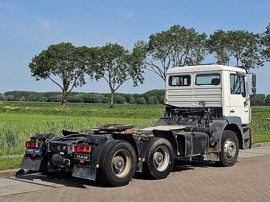 M.A.N. 26.403 F2000 6x4 manual