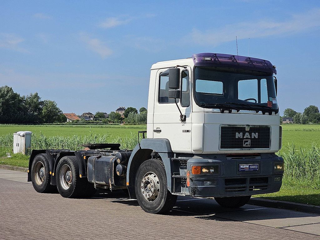 M.A.N. 26.403 F2000 6x4 manual