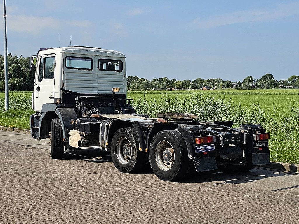 M.A.N. 26.403 F2000 6x4 manual