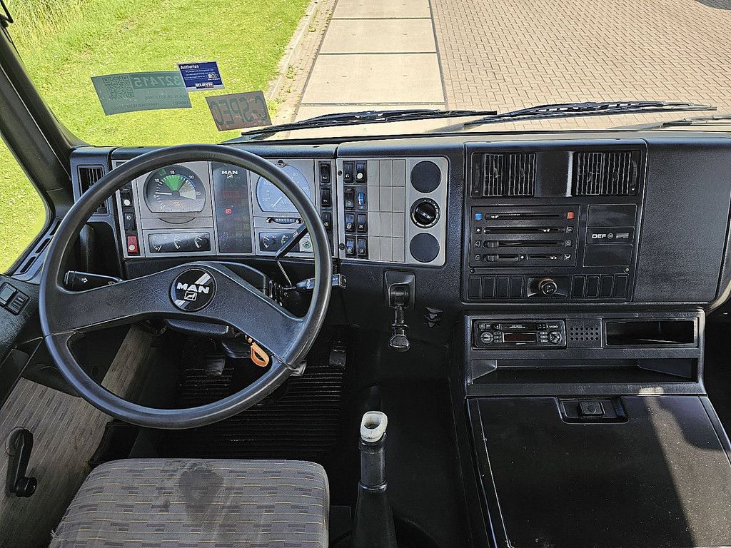 M.A.N. 26.403 F2000 6x4 manual