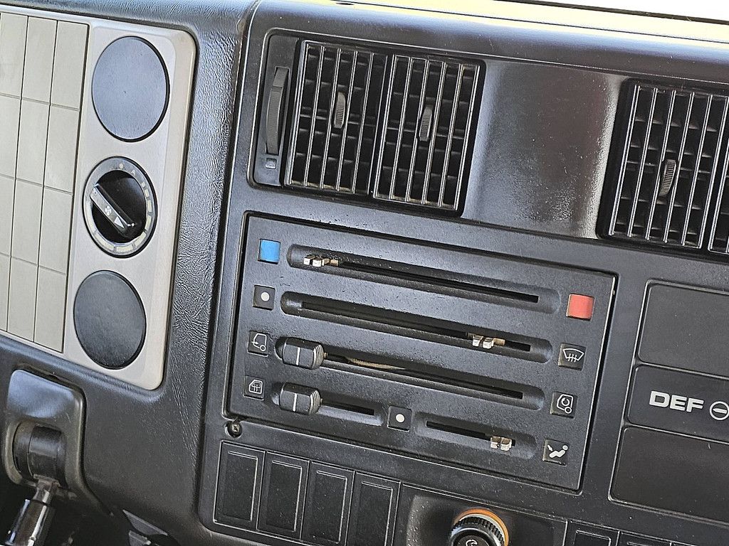 M.A.N. 26.403 F2000 6x4 manual