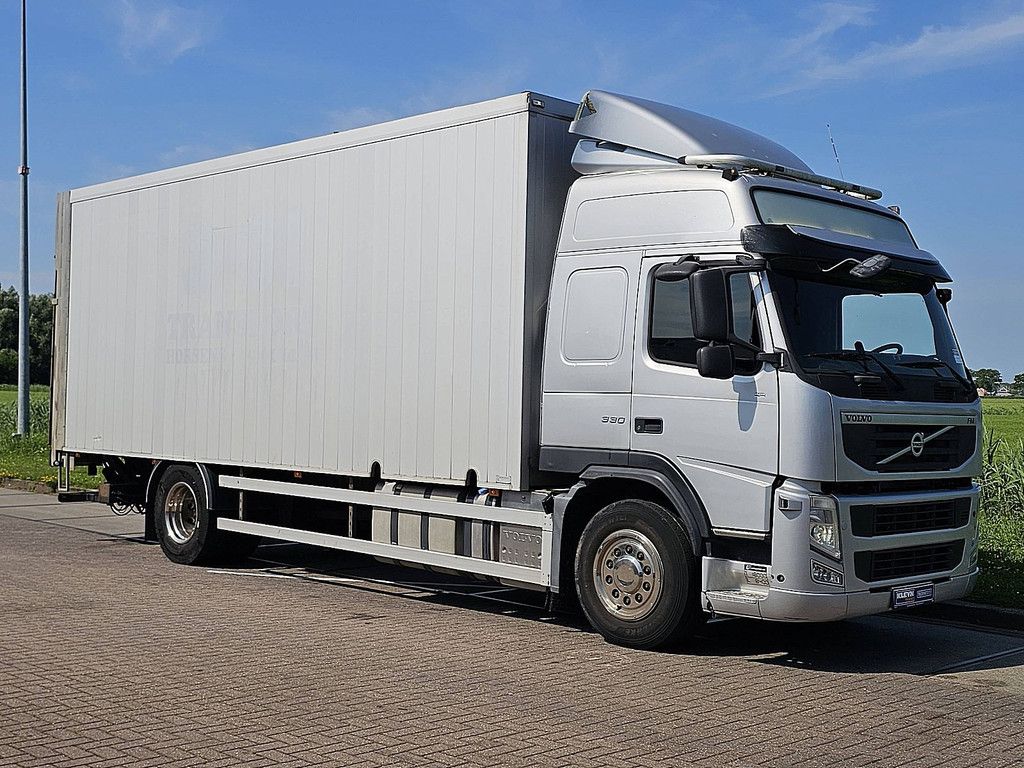 VOLVO FM 11.330 globe lift side door