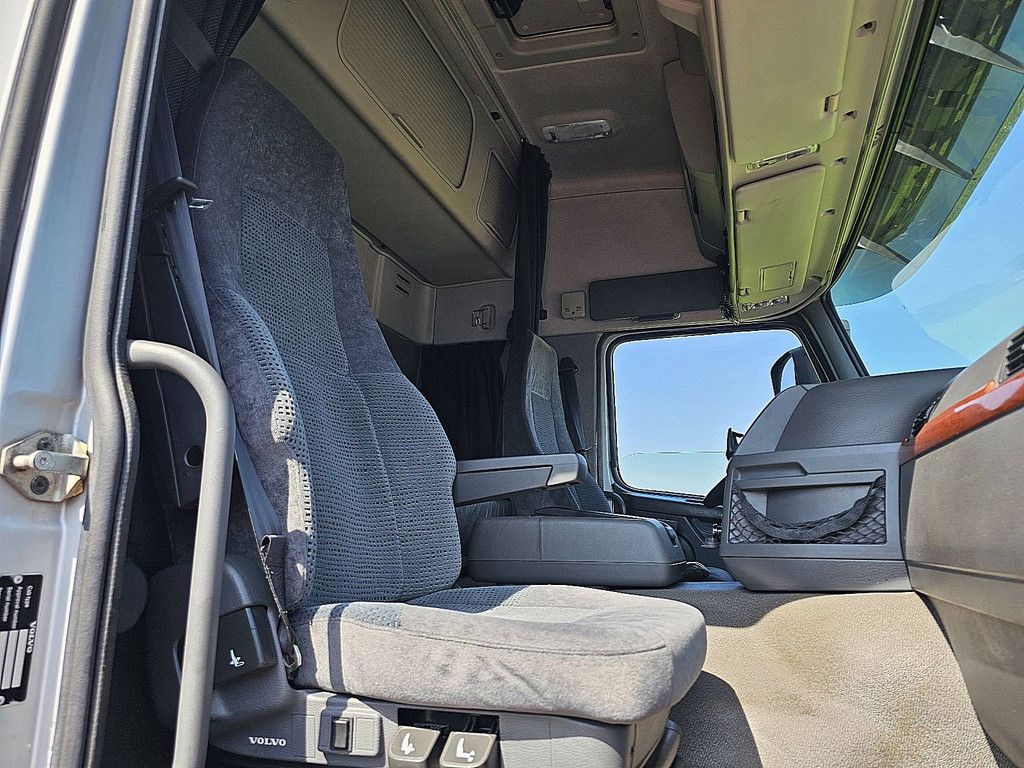 VOLVO FM 11.330 globe lift side door