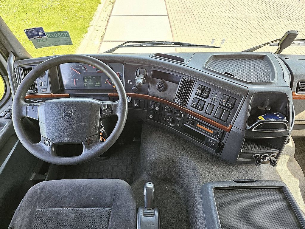VOLVO FM 11.330 globe lift side door