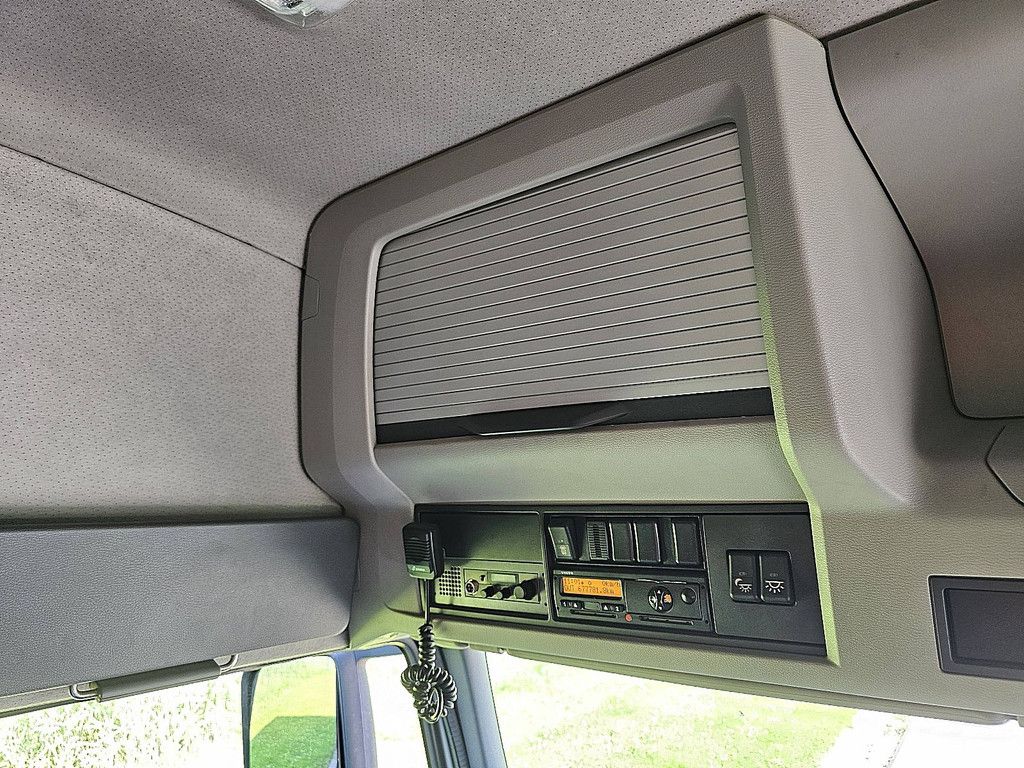VOLVO FM 11.330 globe lift side door