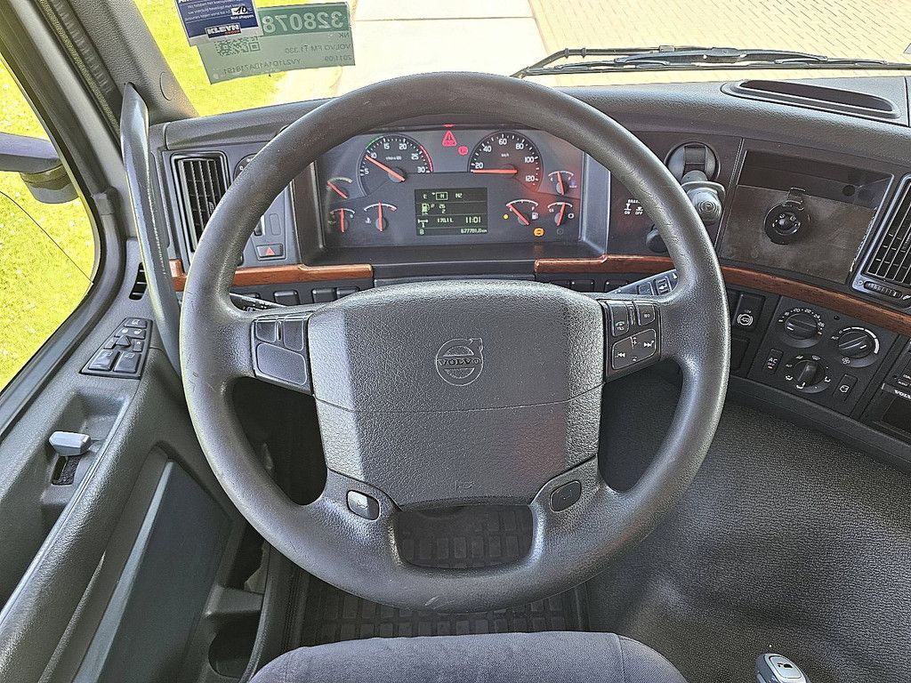 VOLVO FM 11.330 globe lift side door
