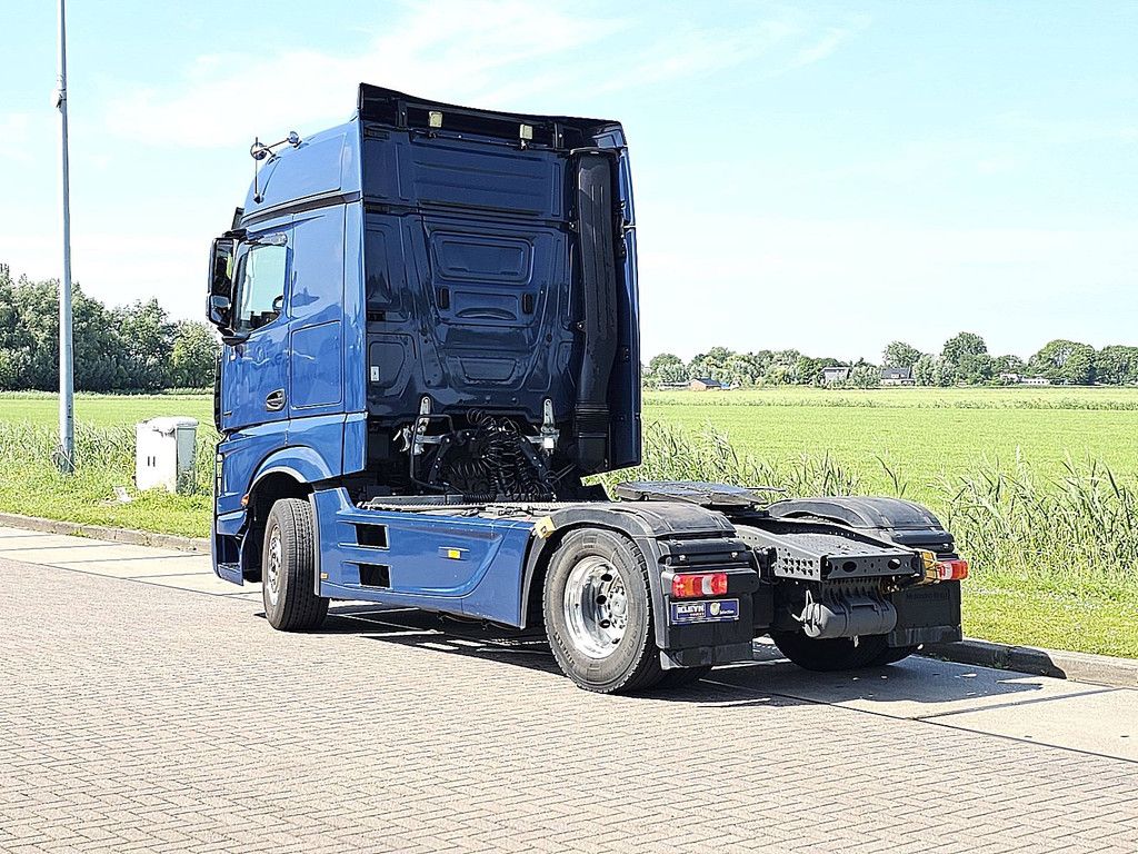 MERCEDES-BENZ ACTROS 1851