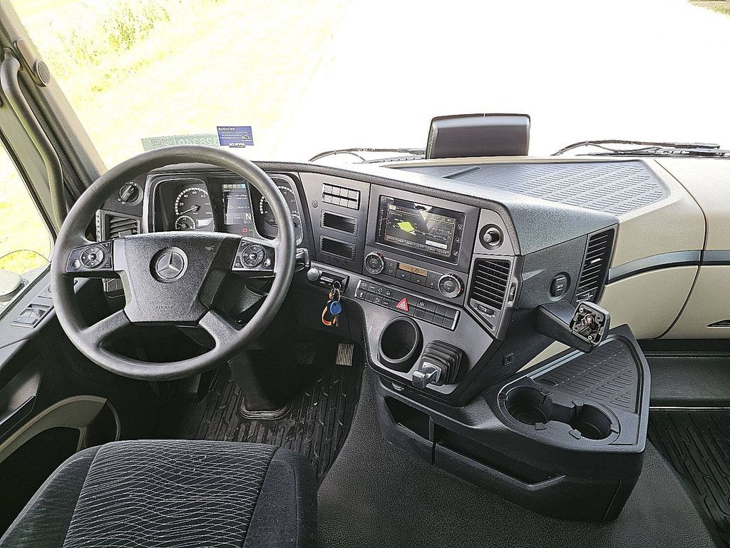 MERCEDES-BENZ ACTROS 1843