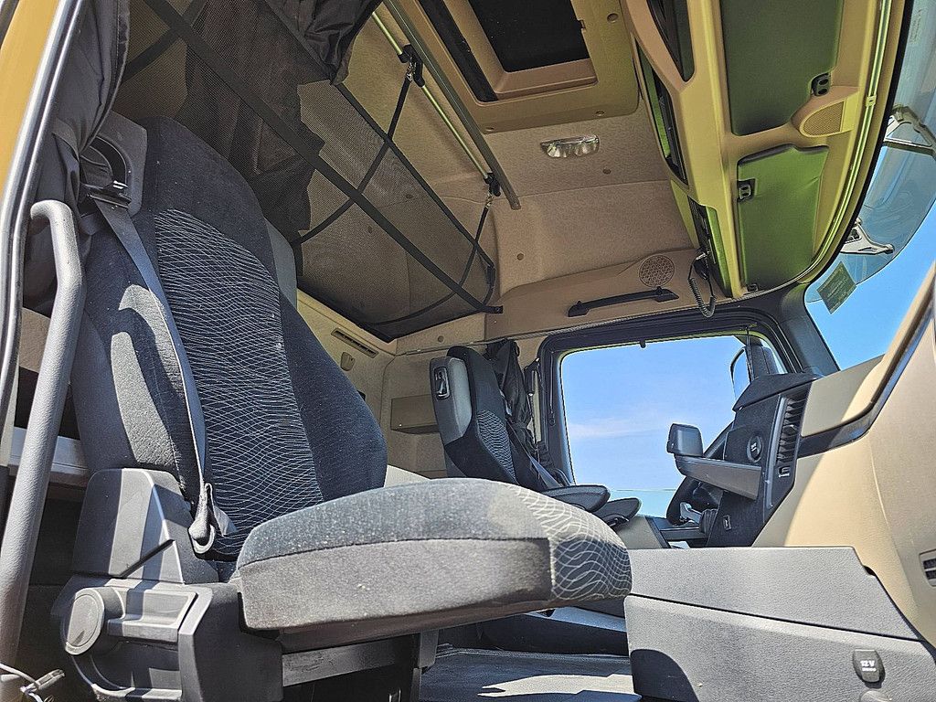 MERCEDES-BENZ ACTROS 1843
