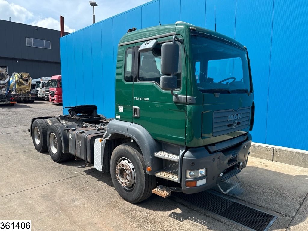 MAN TGA 33 360 6x4, Steel suspension