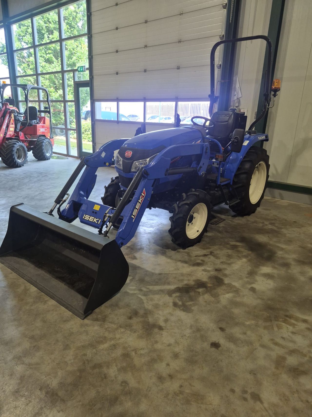 Iseki TLE3410 tractor met voorlader