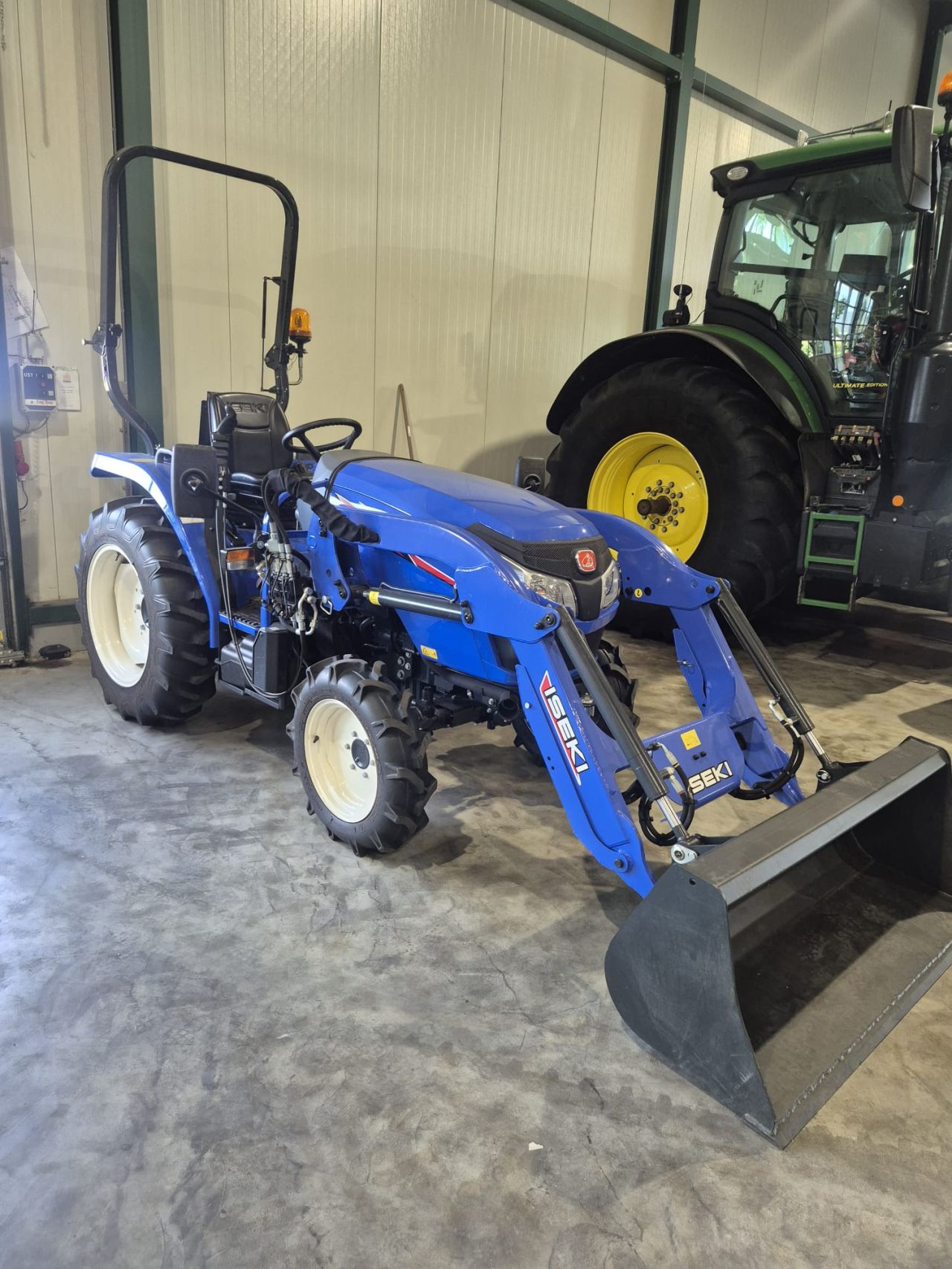Iseki TLE3410 tractor met voorlader