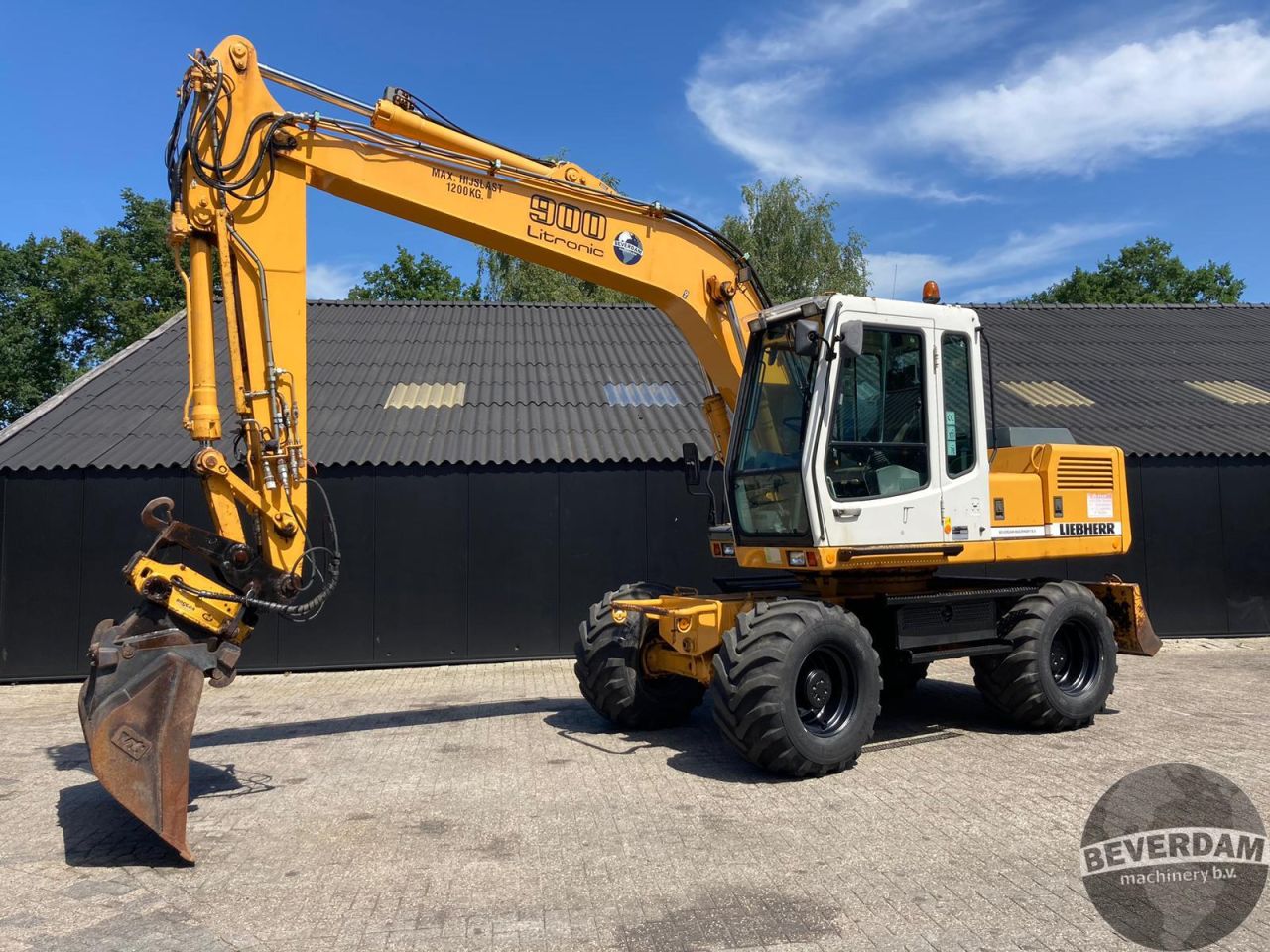 Liebherr A900 Litronic