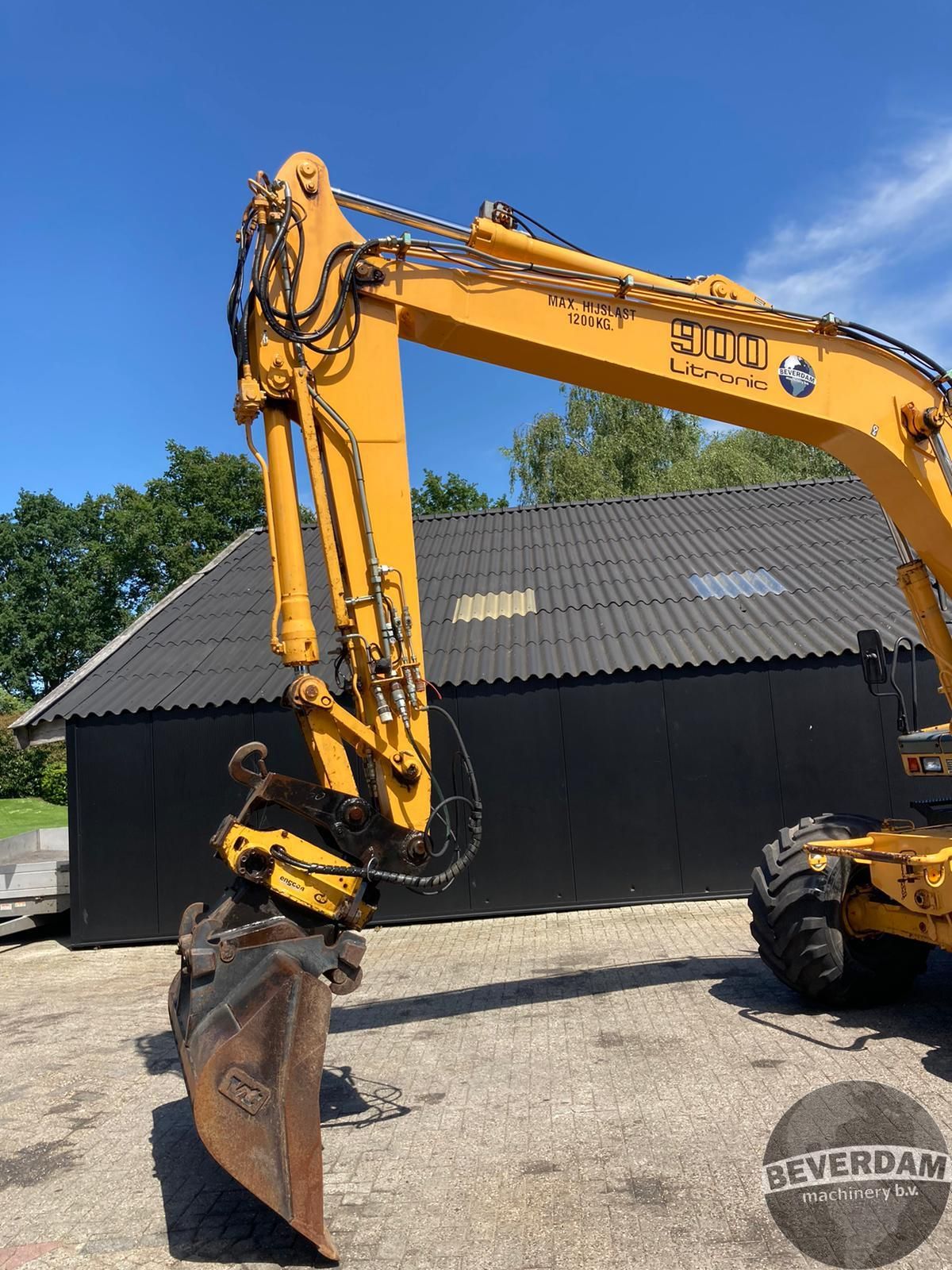 Liebherr A900 Litronic
